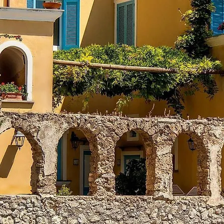 Nerano Apartment Sleeps 4 Pool Air Con