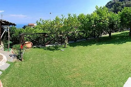 Nerano Apartment Sleeps 4 Pool Air Con *